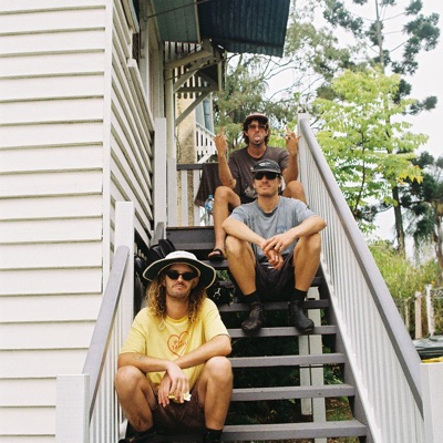Listen to Los Scallywaggs, watch music videos, read bio, see tour dates & more!