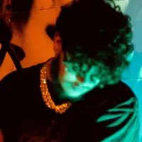 Ascolta undefined, guarda video musicali, leggi la biografia, vedi le date del tour & altro!