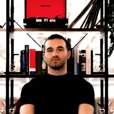 Hör dir Craymer an, schau dir Musikvideos an, lies die Biografie, finde Tourdaten und mehr!