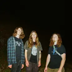 Ascolta Vangozeer, guarda video musicali, leggi la biografia, vedi le date del tour & altro!