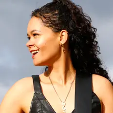 Listen to Andréa Lisa, watch music videos, read bio, see tour dates & more!