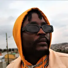 聆聽 Sebastian Moola、觀看音樂影片、閱讀小傳、查看巡演日期等！