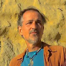 Ari Marsh dinle, müzik videolarını izle, biyografisini oku, tur tarihlerini ve daha fazlasını gör!