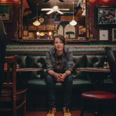 Dengarkan Roseanne Reid, tonton video musik, baca bio, lihat tanggal tur & lainnya!