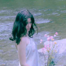 lovender सुनें, म्यूज़िक वीडियो देखें, बायो पढ़ें, दौरे की तारीखें और बहुत कुछ देखें!