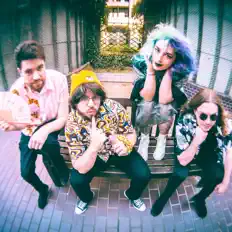 Luister naar Kyros, bekijk muziekvideo's, lees de bio, bekijk de tourdata, en meer!