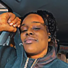 Hör dir Strap an, schau dir Musikvideos an, lies die Biografie, finde Tourdaten und mehr!