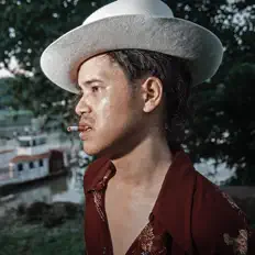 Ascolta Nat Myers, guarda video musicali, leggi la biografia, vedi le date del tour & altro!