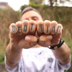 聆聽 T-Rex、觀看音樂影片、閱讀小傳、查看巡演日期等！