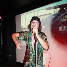 Ascolta Internet T, guarda video musicali, leggi la biografia, vedi le date del tour & altro!