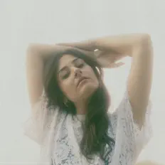 Escucha a Martina Di Roma, mira videos musicales, lee su biografía, consulta las fechas de las gira y más.