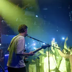 Dengarkan Red Nobilis, tonton video musik, baca bio, lihat tanggal tur & lainnya!