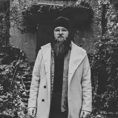 Hör dir Dust_ an, schau dir Musikvideos an, lies die Biografie, finde Tourdaten und mehr!