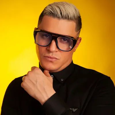 Listen to Mo samiir, watch music videos, read bio, see tour dates & more!