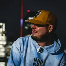 Dengarkan Tim North, tonton video musik, baca bio, lihat tanggal tur & lainnya!