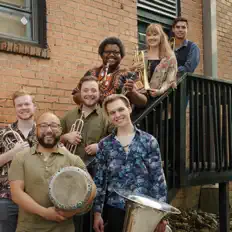 Ouça Baba Yaga Orkestar, assista a videoclipes, leia a biografia, veja as datas das turnês e mais!