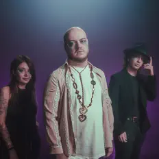 Lasties을(를) 듣고, 뮤직 비디오를 보고, 약력을 읽고, 투어 일정 등을 확인하세요!