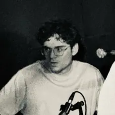 聆聽 Nova Vista、觀看音樂影片、閱讀小傳、查看巡演日期等！