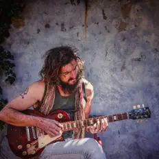 Escucha a Mann Friday, mira videos musicales, lee su biografía, consulta las fechas de las gira y más.