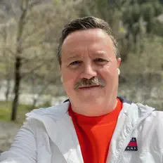 Escucha a Tagore, mira videos musicales, lee su biografía, consulta las fechas de las gira y más.