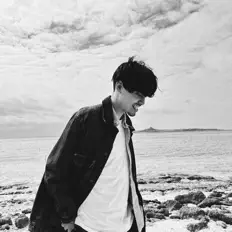 聆聽 niafrasco、觀看音樂影片、閱讀小傳、查看巡演日期等！