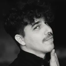 Fer Labernを聴いたり、ミュージックビデオを鑑賞したり、経歴やツアー日程などを確認したりしましょう！