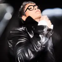 Escucha a undefined, mira videos musicales, lee su biografía, consulta las fechas de las gira y más.
