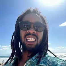 Listen to Gody Bravo, watch music videos, read bio, see tour dates & more!