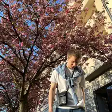 Poslechněte si interpreta Guster, sledujte hudební videa, přečtěte si životopis, podívejte se na data turné a další informace.