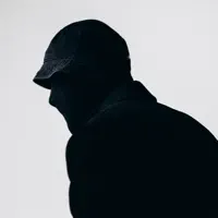 收听 undefined、观看音乐视频、阅读小传、查看巡演日期等 ！