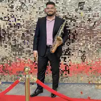 Posłuchaj wykonawcy undefined, obejrzyj teledyski, przeczytaj biografię, zobacz daty tras koncertowych i nie tylko!