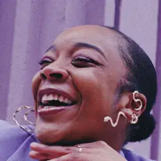 Hör dir k'rion. an, schau dir Musikvideos an, lies die Biografie, finde Tourdaten und mehr!