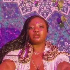 Shay Raziel: песни, клипы, биография, даты выступлений и многое другое.