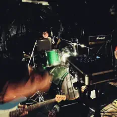 聆聽 PSP Social、觀看音樂影片、閱讀小傳、查看巡演日期等！