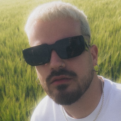 Listen to Iskender, watch music videos, read bio, see tour dates & more!