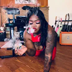 收听 CherryRaps、观看音乐视频、阅读小传、查看巡演日期等 ！