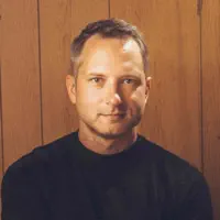 Hör dir undefined an, schau dir Musikvideos an, lies die Biografie, finde Tourdaten und mehr!
