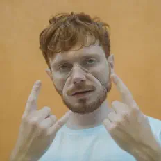 Poslechněte si interpreta edik_kingsta, sledujte hudební videa, přečtěte si životopis, podívejte se na data turné a další informace.