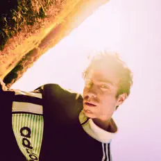 聆聽 After Berlin、觀看音樂影片、閱讀小傳、查看巡演日期等！