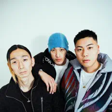 MOON CHILD을(를) 듣고, 뮤직 비디오를 보고, 약력을 읽고, 투어 일정 등을 확인하세요!