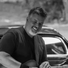 Écoutez Marc Killian, regardez des vidéoclips, lisez la biographie, consultez les dates de tournée et plus encore !