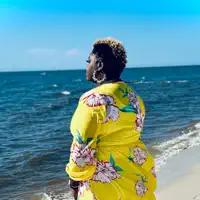 Ouça undefined, assista a videoclipes, leia a biografia, veja as datas das turnês e mais!