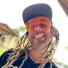 Écoutez Cracka Staxx, regardez des vidéoclips, lisez la biographie, consultez les dates de tournée et plus encore !