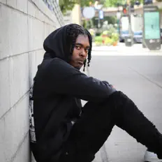 Hör dir GMN Kutt an, schau dir Musikvideos an, lies die Biografie, finde Tourdaten und mehr!