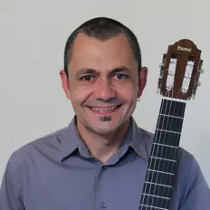 Ascolta Darlly Maia, guarda video musicali, leggi la biografia, vedi le date del tour & altro!