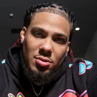 Listen to Vasquez la Pesa, watch music videos, read bio, see tour dates & more!