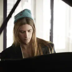 Benjamin Lerner सुनें, म्यूज़िक वीडियो देखें, बायो पढ़ें, दौरे की तारीखें और बहुत कुछ देखें!