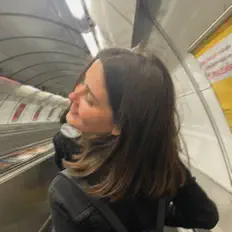 Veronika Valováを聴いたり、ミュージックビデオを鑑賞したり、経歴やツアー日程などを確認したりしましょう！