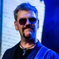 Escucha a Patrik Ahlm, mira videos musicales, lee su biografía, consulta las fechas de las gira y más.