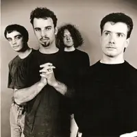 undefined dinle, müzik videolarını izle, biyografisini oku, tur tarihlerini ve daha fazlasını gör!